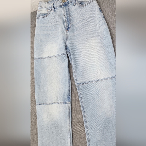 Hollister Curvy Ultra High-Rise Dad Jean Vintage Stretch. 27 - Picture 2 of 11